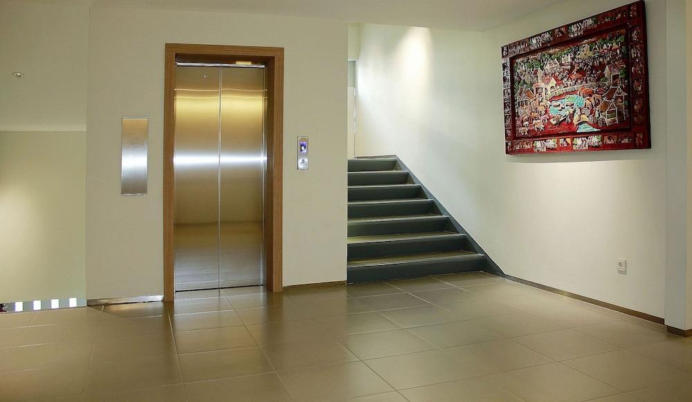Zen Rooms Patra Kuningan Syariah Dżakarta Zewnętrze zdjęcie